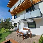 Emmerenzia Apartment