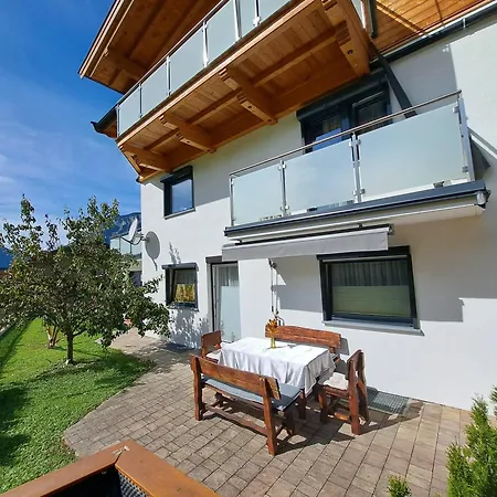 Emmerenzia 아파트